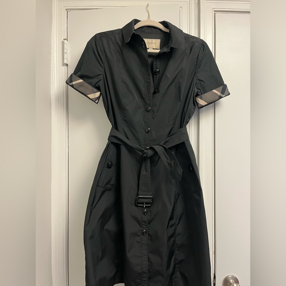 Gorgeous Burberry london button down dress size 10